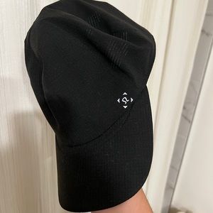Lululemon Hat (Only worn a few times) ✨